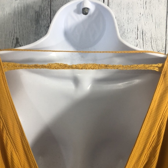 Free People Shimmy Shake Gold Open Back Top Small - Picture 4 of 11